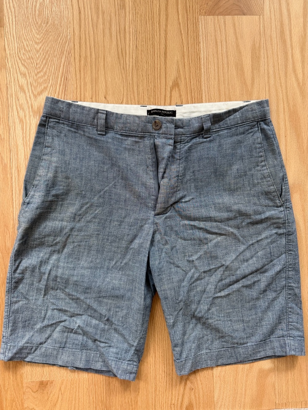 Banana Republic - men’s navy chambray shorts - 32” waist